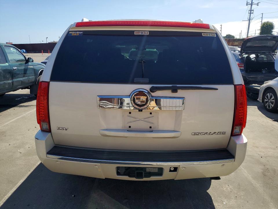 2008 Cadillac Escalade მანქანა იყიდება აუქციონზე, vin: 1GYFC66898R180582, აუქციონის ნომერი: 42021996