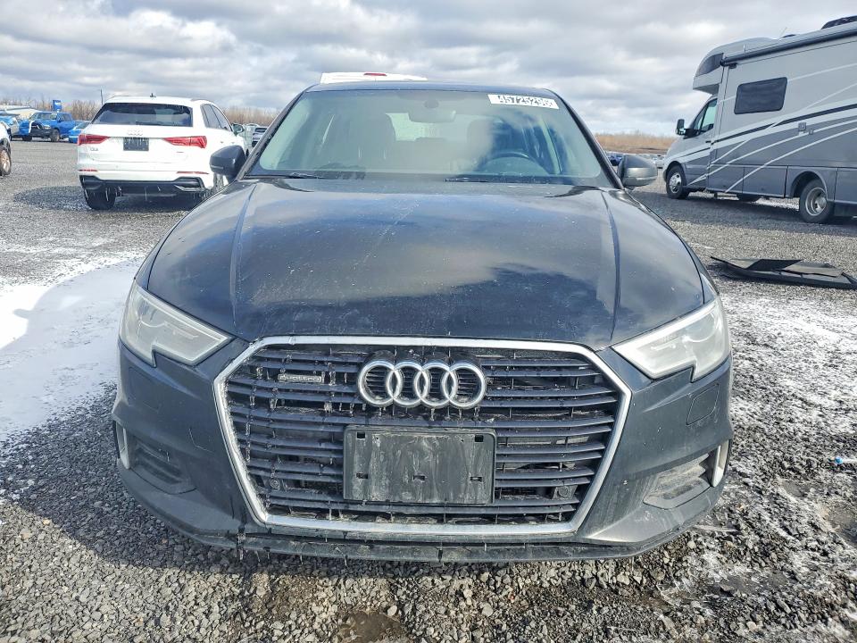 Продажа на аукционе авто 2019 Audi A3, vin: WAUBEGFF1K1017771, номер лота: 45725296