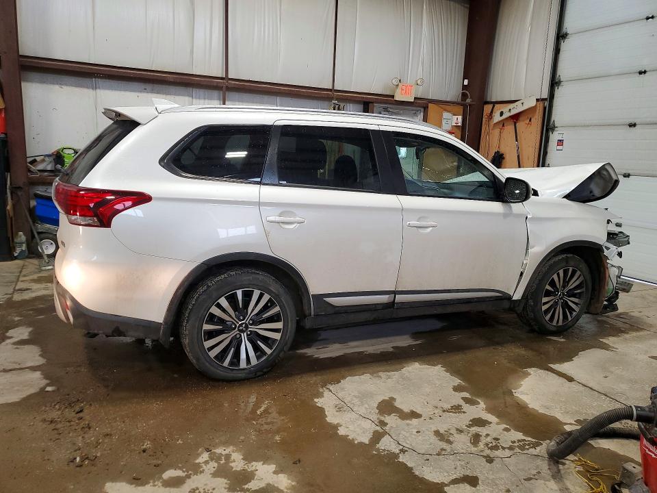 46934886 :رقم المزاد ، JA4AZ2A30LZ615107 vin ، 2020 Mitsubishi Outlander مزاد بيع