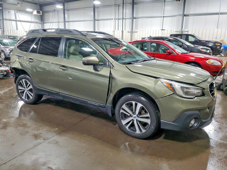 47181846 :رقم المزاد ، 4S4BSANC1J3336733 vin ، 2018 Subaru Outback مزاد بيع