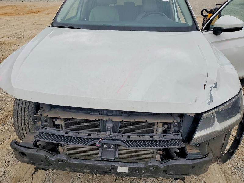 79519145 :رقم المزاد ، 3VV3B7AX3JM020819 vin ، 2018 Volkswagen Tiguan مزاد بيع