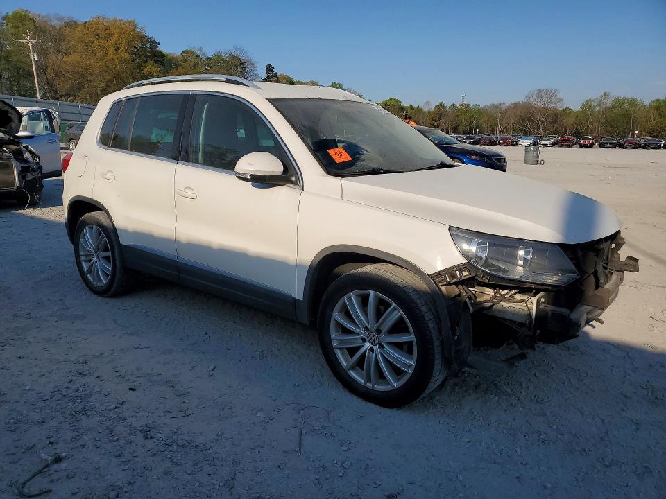 2014 Volkswagen Tiguan მანქანა იყიდება აუქციონზე, vin: WVGAV3AX6EW542996, აუქციონის ნომერი: 47505736