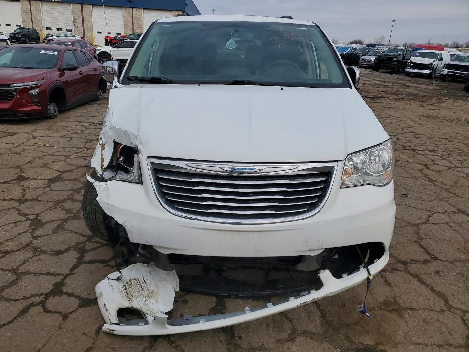 46879106 :رقم المزاد ، 2C4RC1CG7GR150703 vin ، 2016 Chrysler Town & Country مزاد بيع