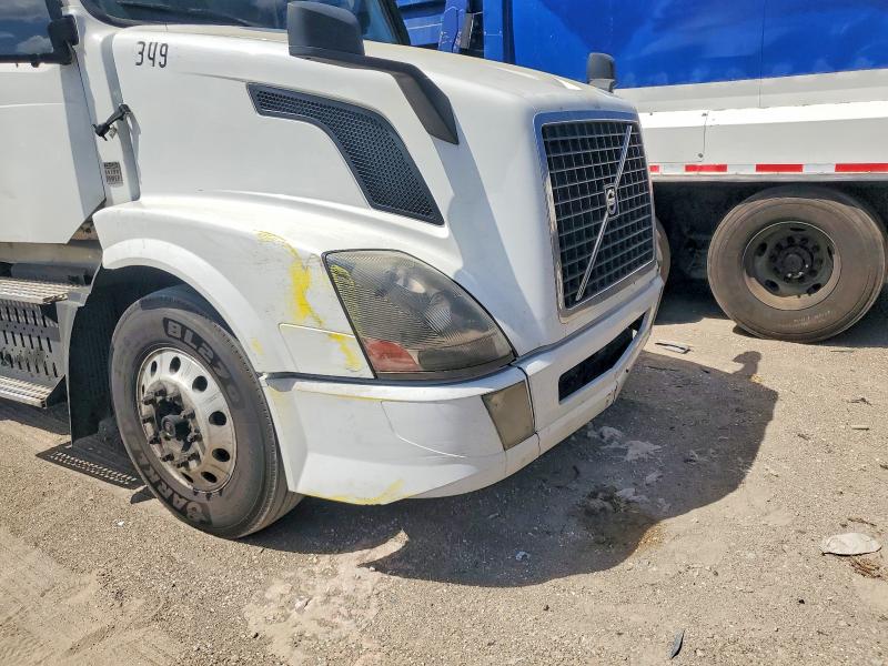 2017 Volvo Vnl მანქანა იყიდება აუქციონზე, vin: 4V4N99EH2HN975620, აუქციონის ნომერი: 45822096