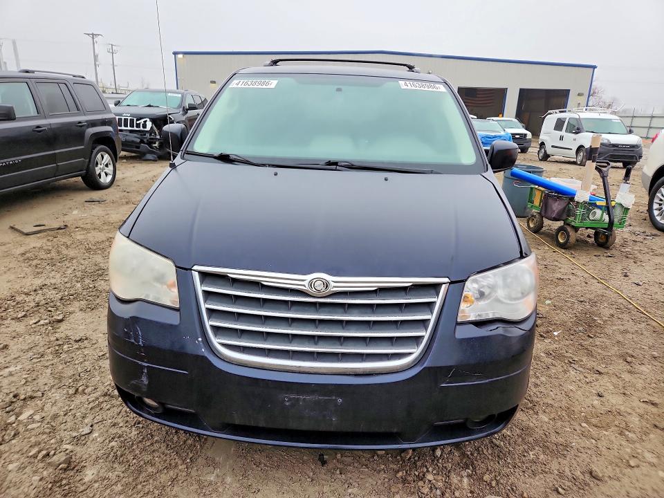 2010 Chrysler Town & Country მანქანა იყიდება აუქციონზე, vin: 2A4RR5D14AR415384, აუქციონის ნომერი: 41638986