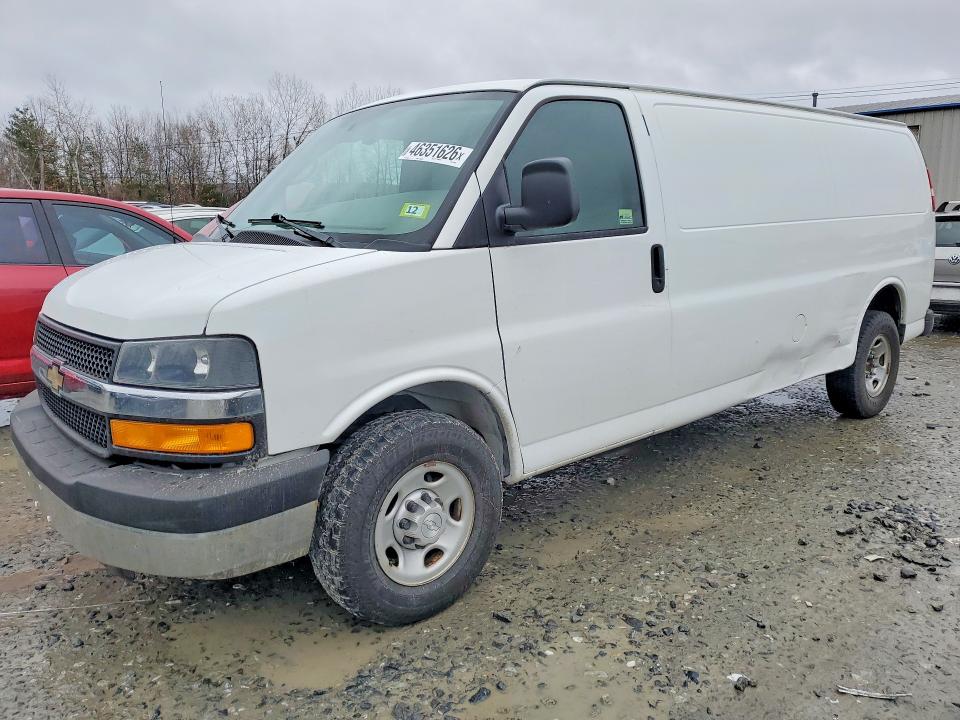 46351626 :رقم المزاد ، 1GCWGGCFXF1234633 vin ، 2015 Chev Express G2500 مزاد بيع