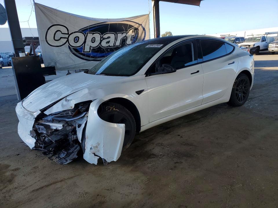 Продажа на аукционе авто 2024 Tesla Model 3, vin: 5YJ3E1EB7RF821187, номер лота: 45641246