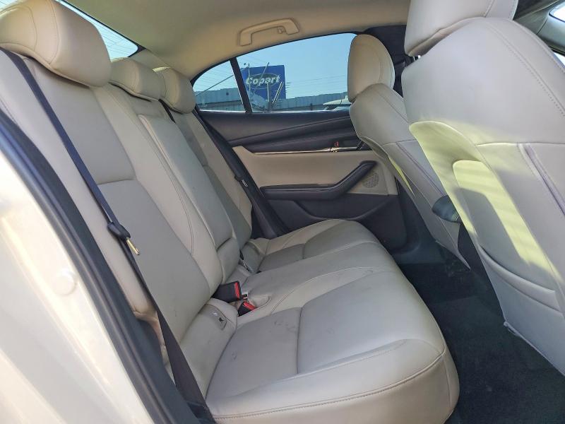 Продажа на аукционе авто 2019 Mazda 3, vin: JM1BPACL4K1114001, номер лота: 46100766