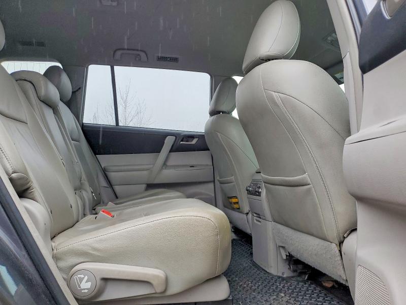 Продажа на аукционе авто 2012 Toyota Highlander, vin: 5TDBK3EH1CS106459, номер лота: 79753035