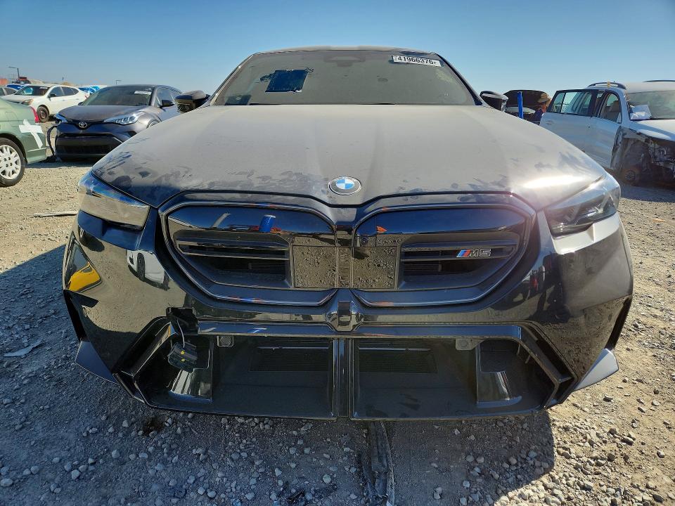 2025 Bmw M5 მანქანა იყიდება აუქციონზე, vin: WBS83FK00SCT14543, აუქციონის ნომერი: 41966376