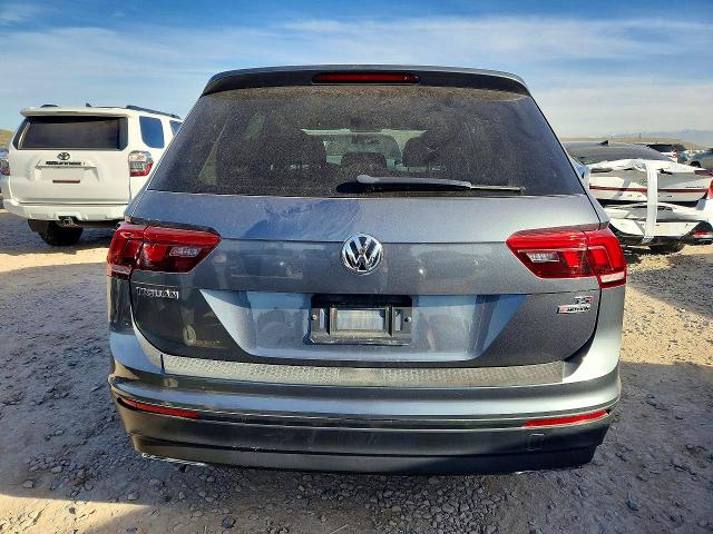 47282586 :رقم المزاد ، 3VV0B7AX5JM080765 vin ، 2018 Volkswagen Tiguan مزاد بيع