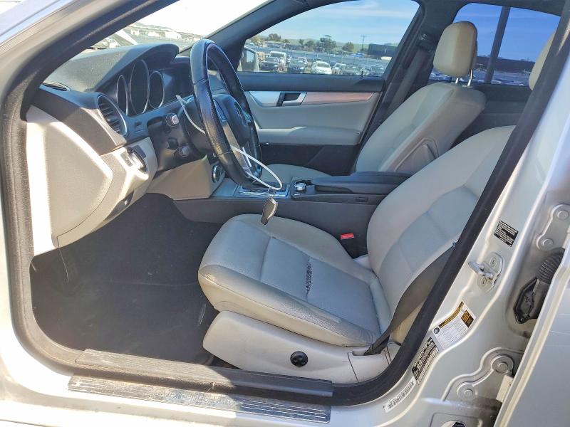2014 Mercedes-benz C მანქანა იყიდება აუქციონზე, vin: WDDGF4HB2EG222330, აუქციონის ნომერი: 46032746