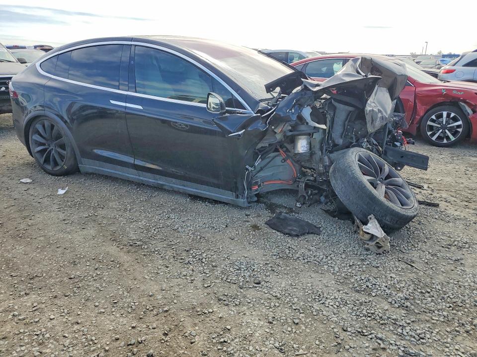 Продажа на аукционе авто 2018 Tesla Model X, vin: 5YJXCBE49JF142945, номер лота: 46189786