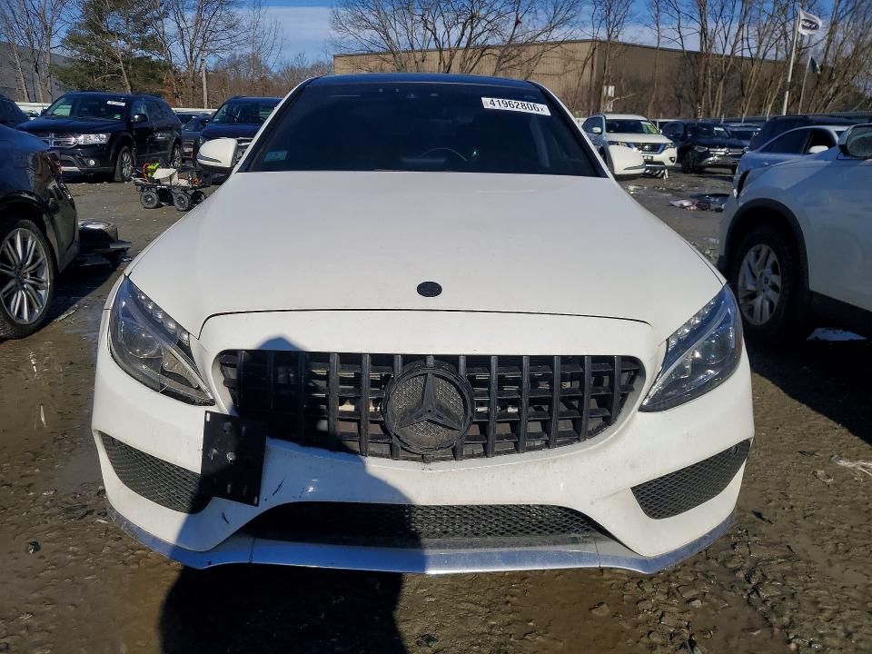 41962806 :رقم المزاد ، 55SWF4KB7FU010158 vin ، 2015 Mercedes-benz C مزاد بيع