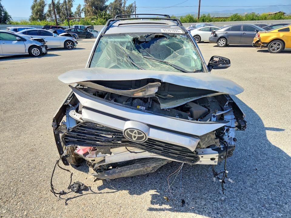 Продажа на аукционе авто 2022 Toyota Rav4, vin: 2T3P1RFV0NW323387, номер лота: 95701095