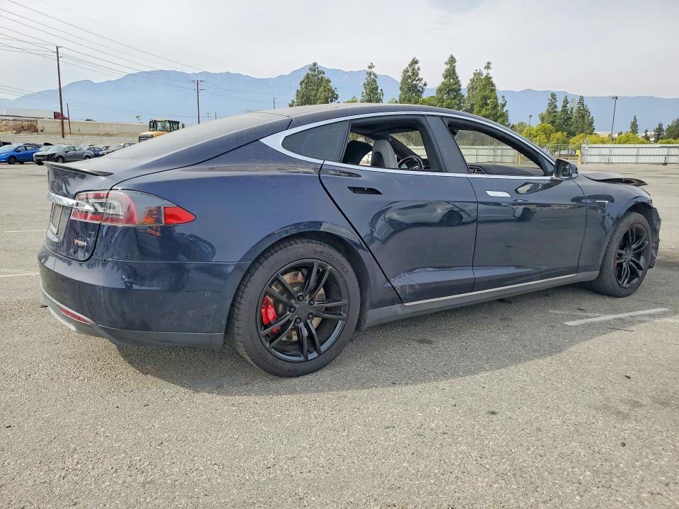 47610396 :رقم المزاد ، 5YJSA1H11EFP55806 vin ، 2014 Tesla Model S مزاد بيع