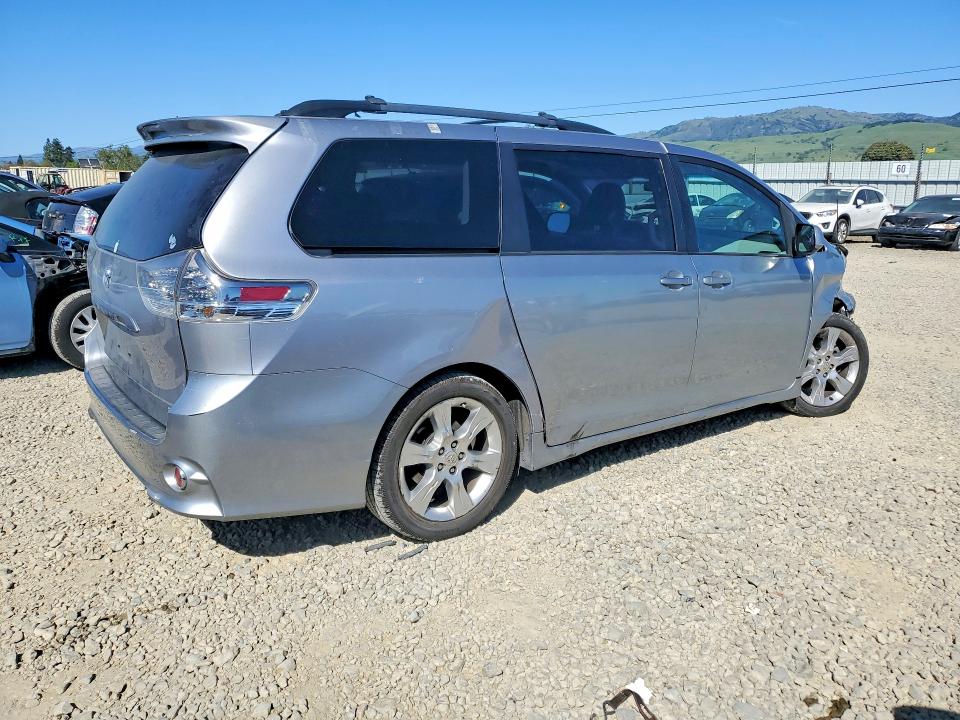 Aukcja sprzedaży 2011 Toyota Sienna, vin: 5TDXK3DC1BS035676, numer aukcji: 45443746
