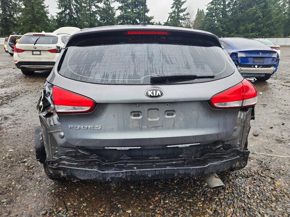 2016 Kia Forte5 მანქანა იყიდება აუქციონზე, vin: KNAFK5A88G5587984, აუქციონის ნომერი: 46358606