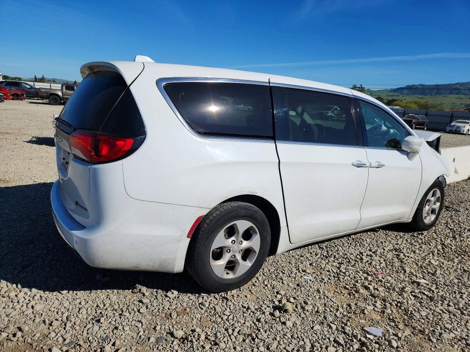 2018 Chrysler Pacifica Touring L F მანქანა იყიდება აუქციონზე, vin: 2C4RC1H77JR194894, აუქციონის ნომერი: 46066896