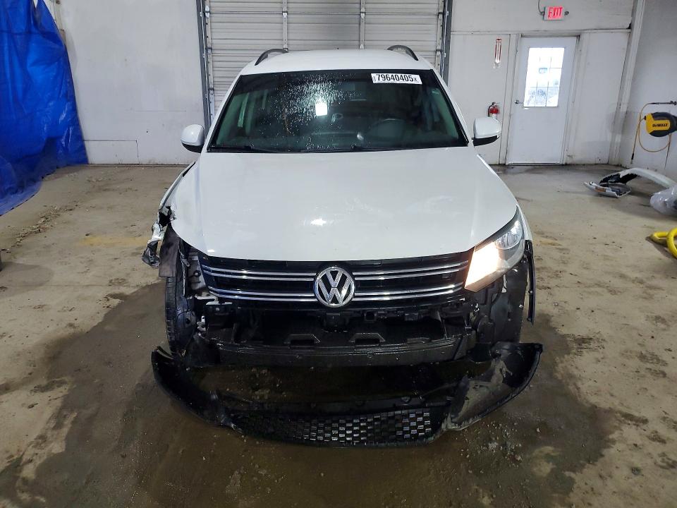Продажа на аукционе авто 2017 Volkswagen Tiguan, vin: WVGAV7AXXHK047185, номер лота: 79640405