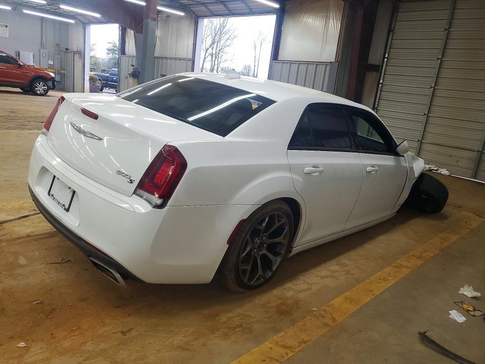 Auction sale of the 2017 Chrysler 300, vin: 2C3CCABG4HH549877, lot number: 46130756
