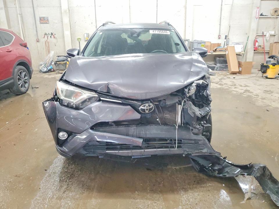 Продаж на аукціоні авто 2018 Toyota Rav4, vin: JTMWFREVXJJ183467, номер лоту: 47195846