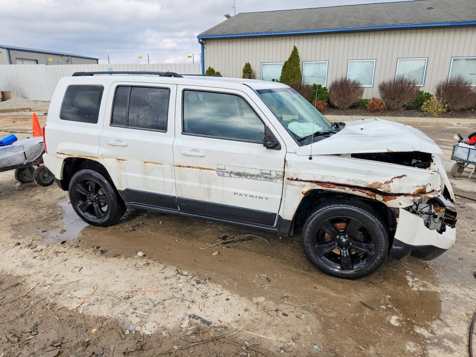 41930516 :رقم المزاد ، 1J4NT1GB6BD241576 vin ، 2011 Jeep Patriot مزاد بيع