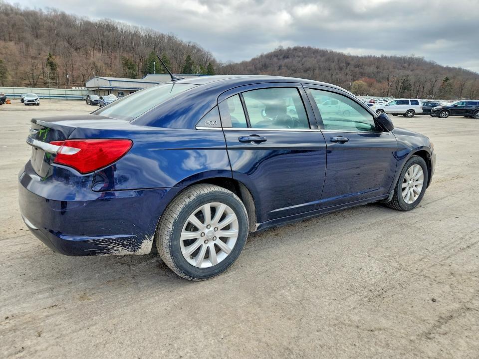 45613096 :رقم المزاد ، 1C3CCBBB4DN699130 vin ، 2013 Chrysler 200 مزاد بيع