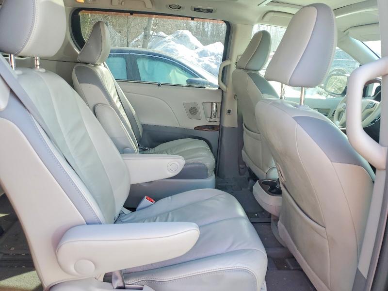 78261615 :رقم المزاد ، 5TDDK3DC6BS023610 vin ، 2011 Toyota Sienna مزاد بيع