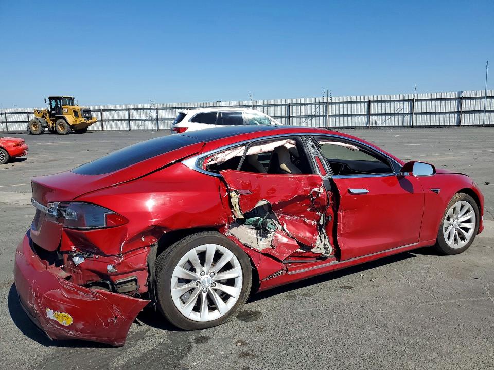 2016 Tesla Model S მანქანა იყიდება აუქციონზე, vin: 5YJSA1E18GF170759, აუქციონის ნომერი: 45564276