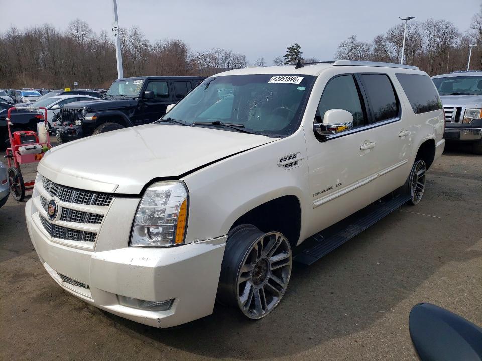 42051696 :رقم المزاد ، 1GYS4JEF7DR166589 vin ، 2013 Cadillac Escalade مزاد بيع
