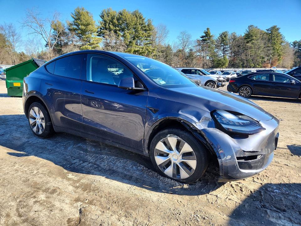 42049176 :رقم المزاد ، 7SAYGDEE0PF611137 vin ، 2023 Tesla Model Y مزاد بيع