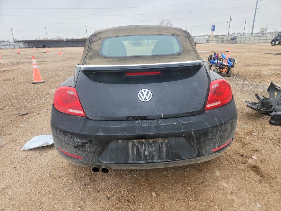 41772066 :رقم المزاد ، 3VW517AT9FM814672 vin ، 2015 Volkswagen Beetle مزاد بيع