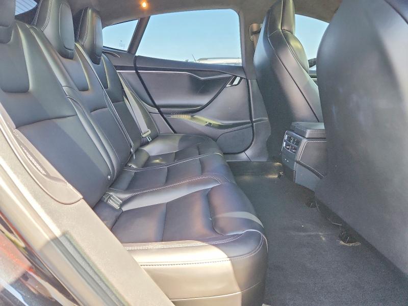 2018 Tesla Model S მანქანა იყიდება აუქციონზე, vin: 5YJSA1E21JF275577, აუქციონის ნომერი: 45861036
