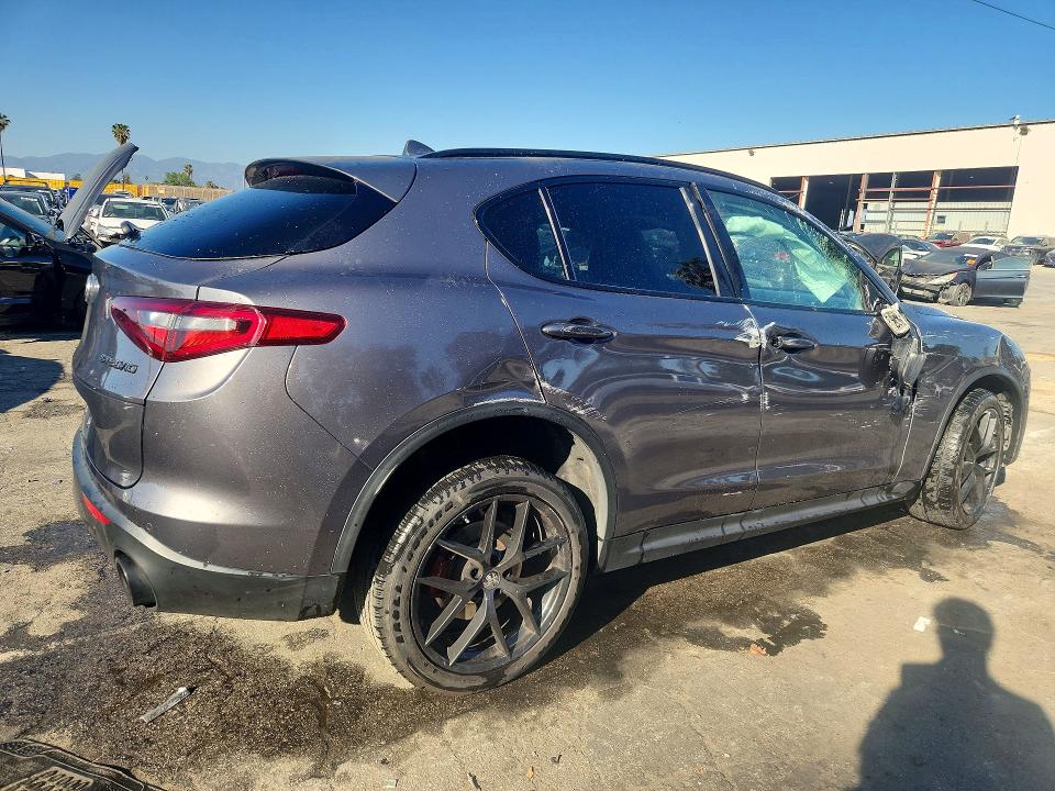 57138516 :رقم المزاد ، ZASPAJAN2L7C74055 vin ، 2020 Alfa Romeo Stelvio مزاد بيع