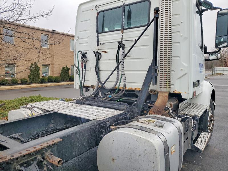 2019 Volvo Vnr მანქანა იყიდება აუქციონზე, vin: 4V4W19DF4KN217894, აუქციონის ნომერი: 79579445
