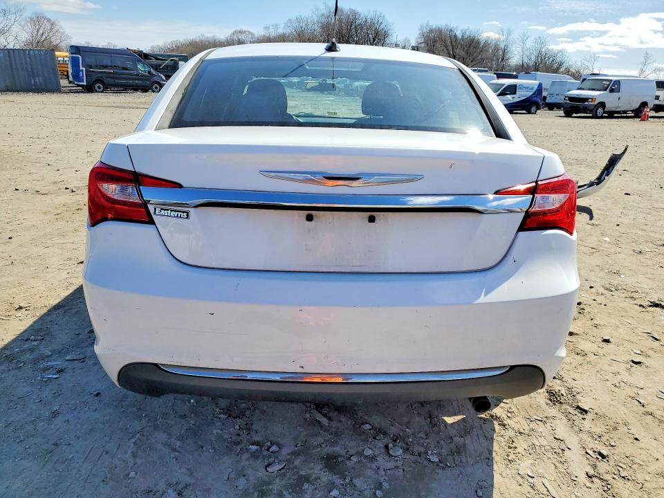 Продаж на аукціоні авто 2013 Chrysler 200, vin: 1C3CCBAB8DN641653, номер лоту: 46372656