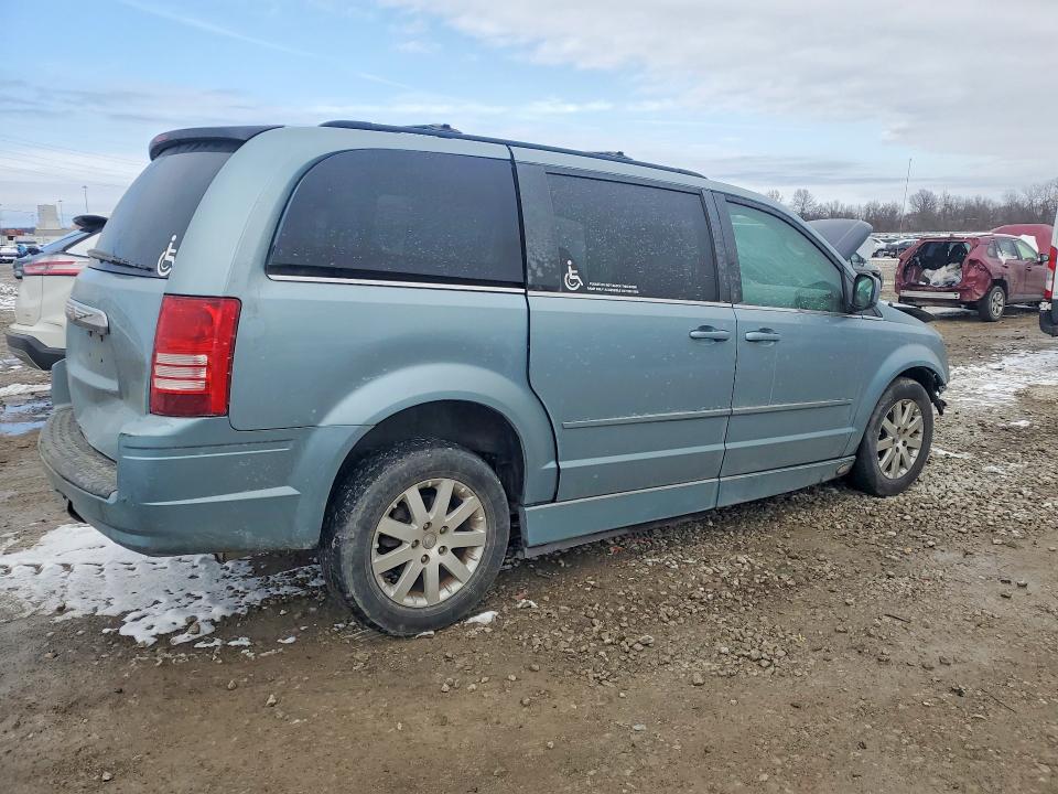 2008 Chrysler Town & Country მანქანა იყიდება აუქციონზე, vin: 2A8HR54P68R729840, აუქციონის ნომერი: 79068245