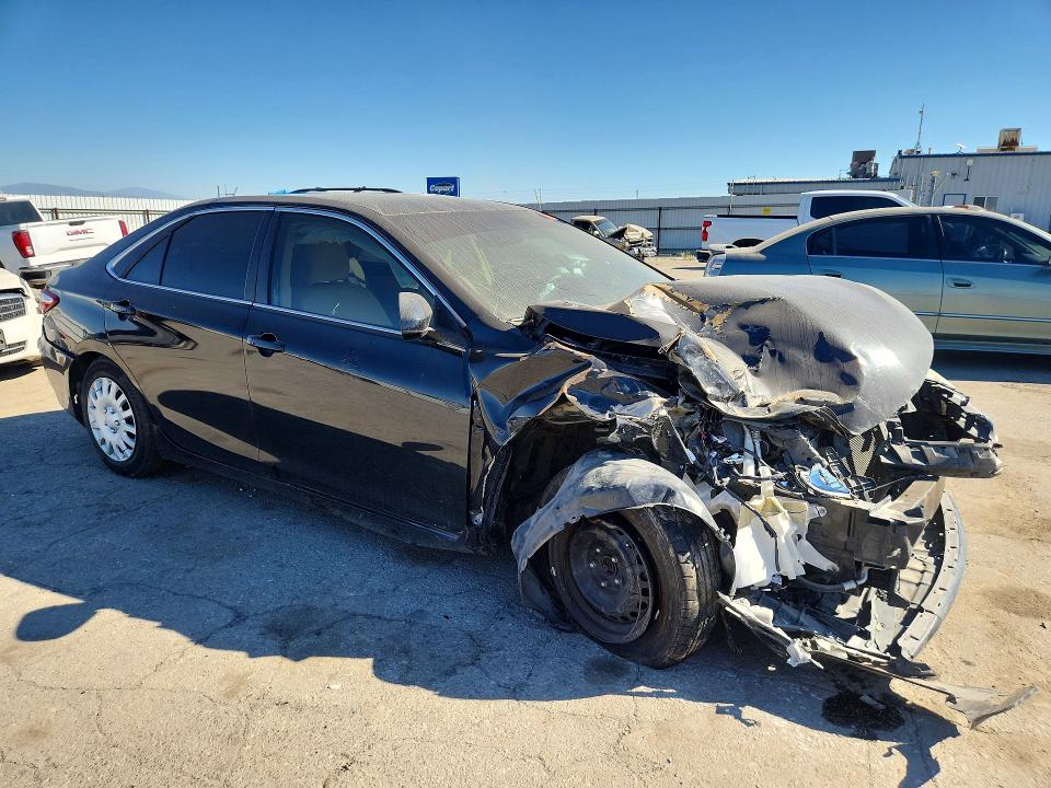 47004296 :رقم المزاد ، 4T4BF1FK3FR483072 vin ، 2015 Toyota Camary مزاد بيع