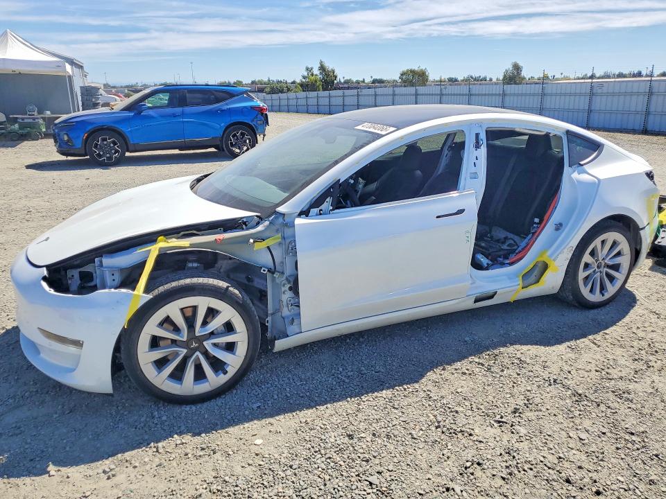 2022 Tesla Model 3 მანქანა იყიდება აუქციონზე, vin: 5YJ3E1EB5NF171365, აუქციონის ნომერი: 47084066
