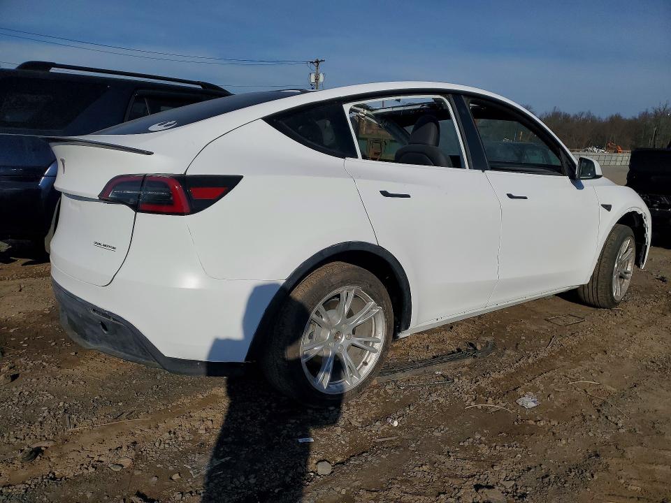 46494596 :رقم المزاد ، 7SAYGDEE9PA109305 vin ، 2023 Tesla Model Y مزاد بيع
