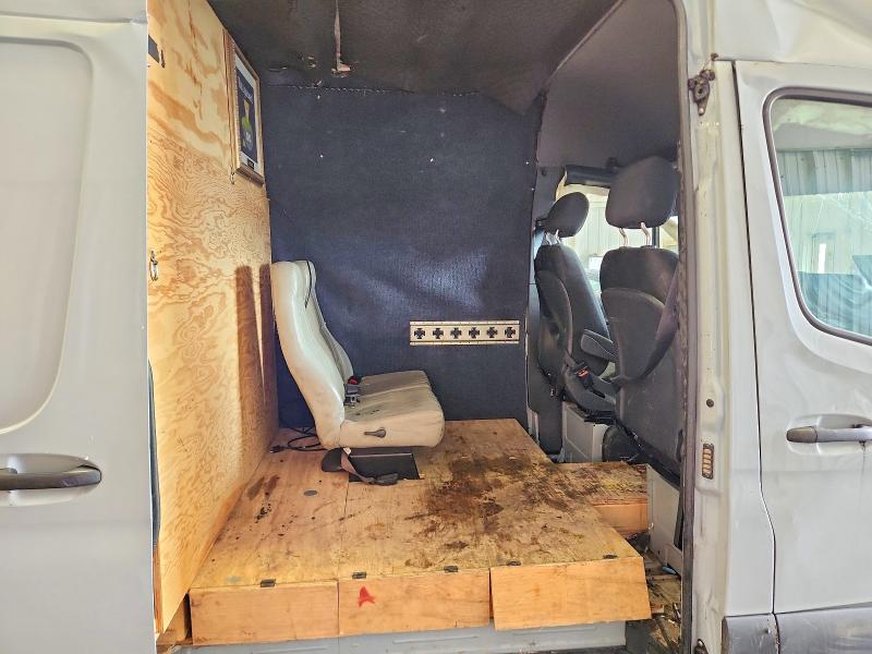 46544786 :رقم المزاد ، W1Y4EDHY9MT075932 vin ، 2021 Mercedes-benz Sprinter مزاد بيع