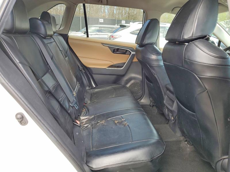 47323906 :رقم المزاد ، 2T3G1RFV5MC149753 vin ، 2021 Toyota Rav4 مزاد بيع