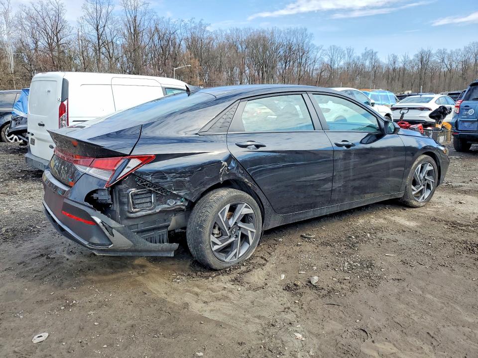 2025 Hyundai Elantra მანქანა იყიდება აუქციონზე, vin: KMHLM4DG2SU923670, აუქციონის ნომერი: 41651396