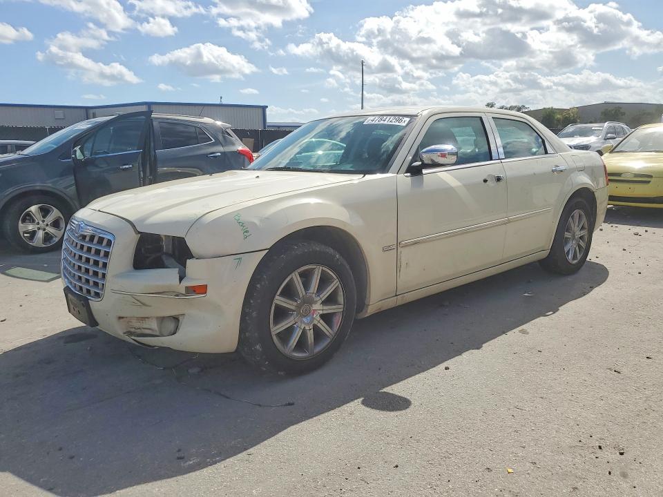47841296 :رقم المزاد ، 2C3CA5CV8AH292657 vin ، 2010 Chrysler 300 مزاد بيع
