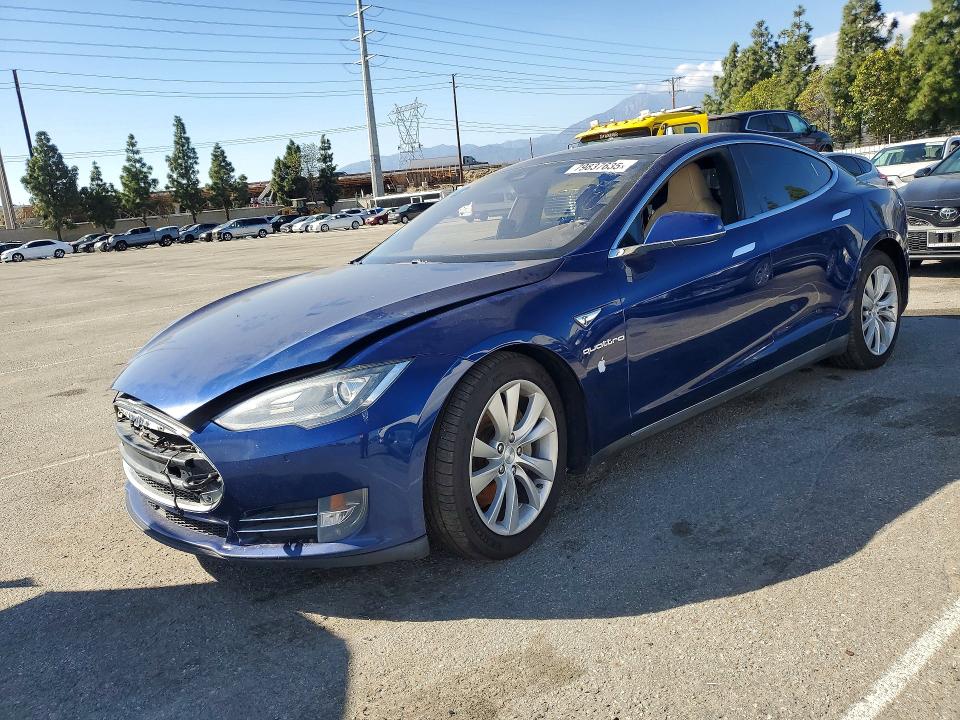 Продажа на аукционе авто 2015 Tesla Model S, vin: 5YJSA1E2XFF120162, номер лота: 79837635