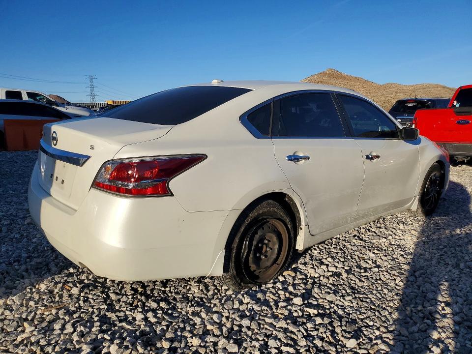 2015 Nissan Altima მანქანა იყიდება აუქციონზე, vin: 1N4AL3AP2FC205910, აუქციონის ნომერი: 46554926