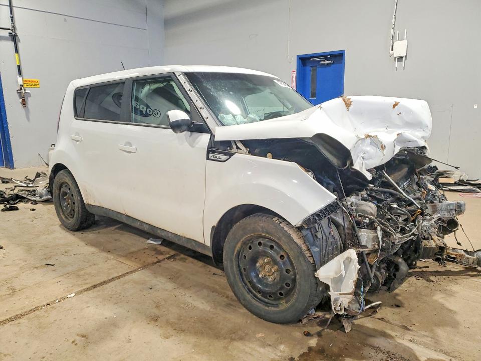 42010886 :رقم المزاد ، KNDJN2A26F7119141 vin ، 2015 Kia Soul Lx/s/x-line مزاد بيع