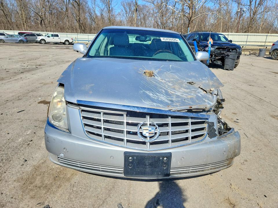 2011 Cadillac Dts მანქანა იყიდება აუქციონზე, vin: 1G6KH5E68BU100518, აუქციონის ნომერი: 45456426