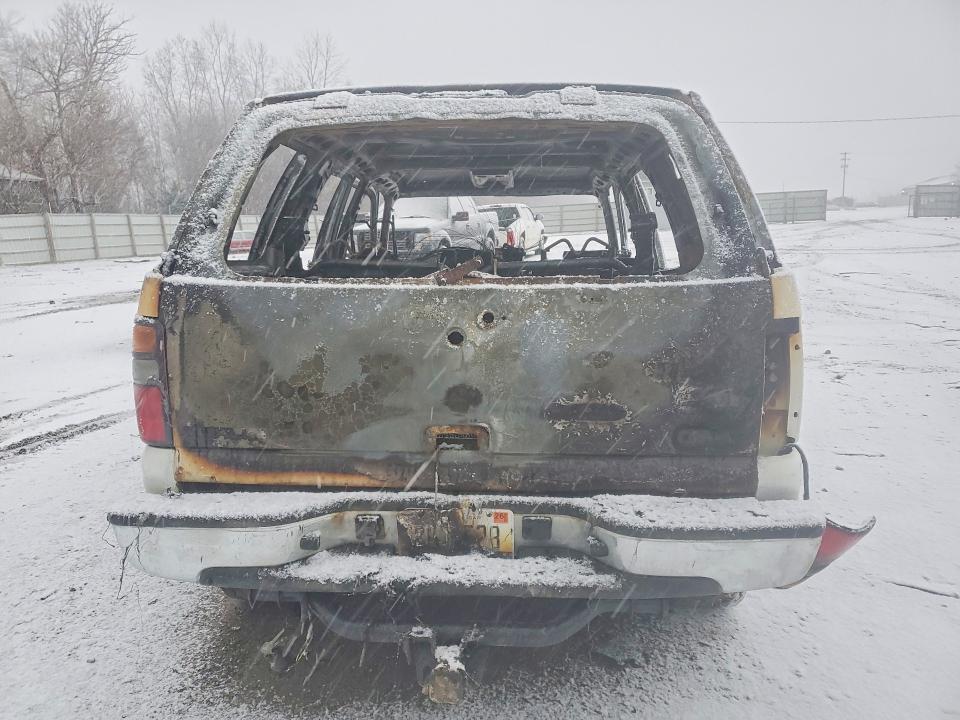 45446156 :رقم المزاد ، 1GKEK13TX6J106572 vin ، 2006 Gmc Yukon مزاد بيع